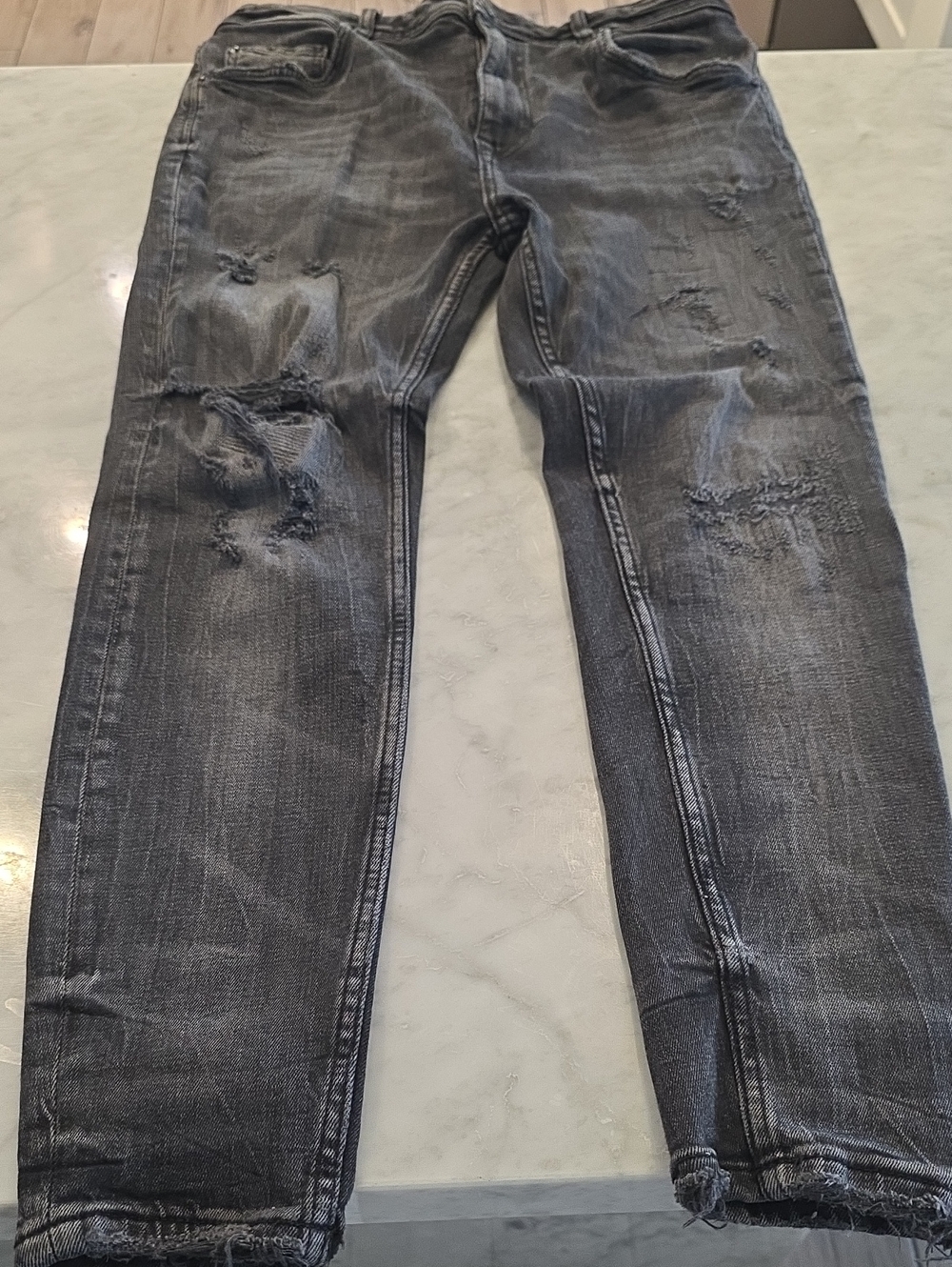 Zara Men's Skinny Distressed Jeans - Black size 34